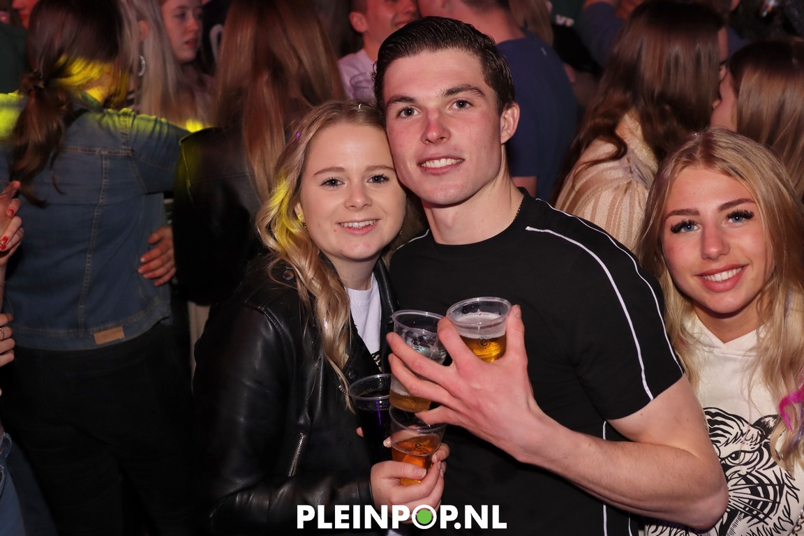 V R I J D A G     (94)